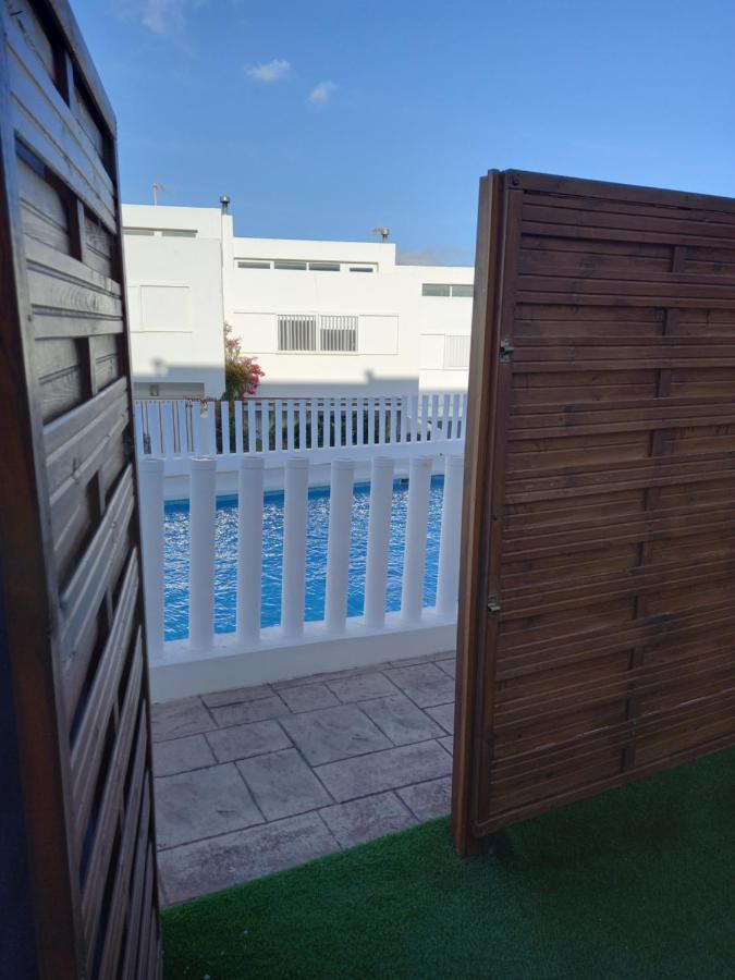 A Levante Conil- Solo Familias Y Parejas Конил-де-ла-Фронтера Екстериор снимка